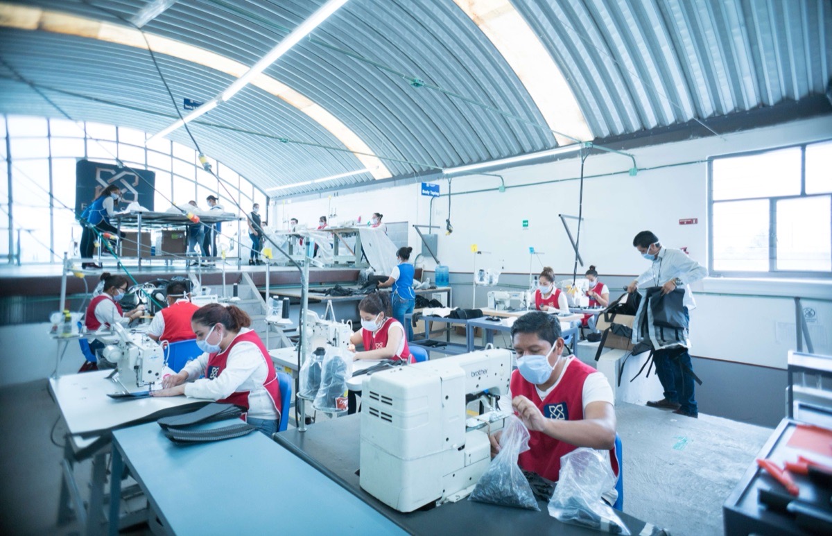 Producción textil en planta EDESEG